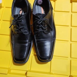 New men dress shoes black sz 12